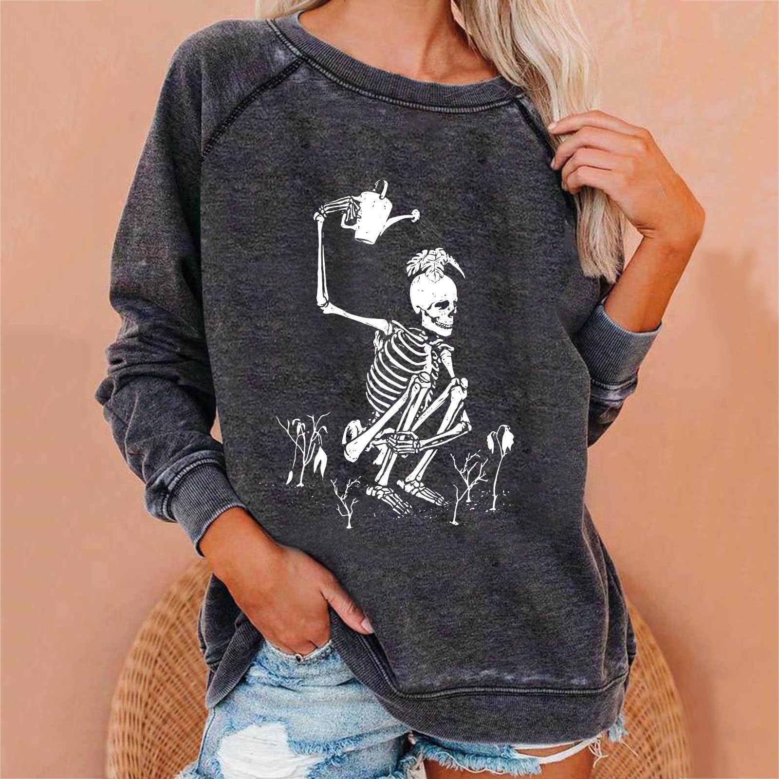 Women's Halloween Skull Graphic Sweatshirt