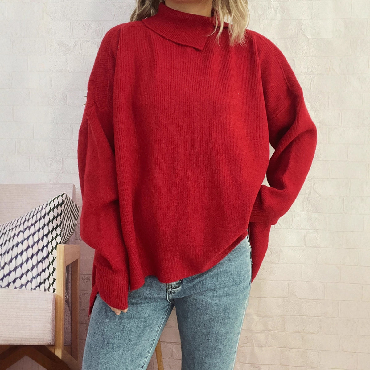 Women's Simple and Irregular Split Turtleneck Solid Color Knitted Pullover