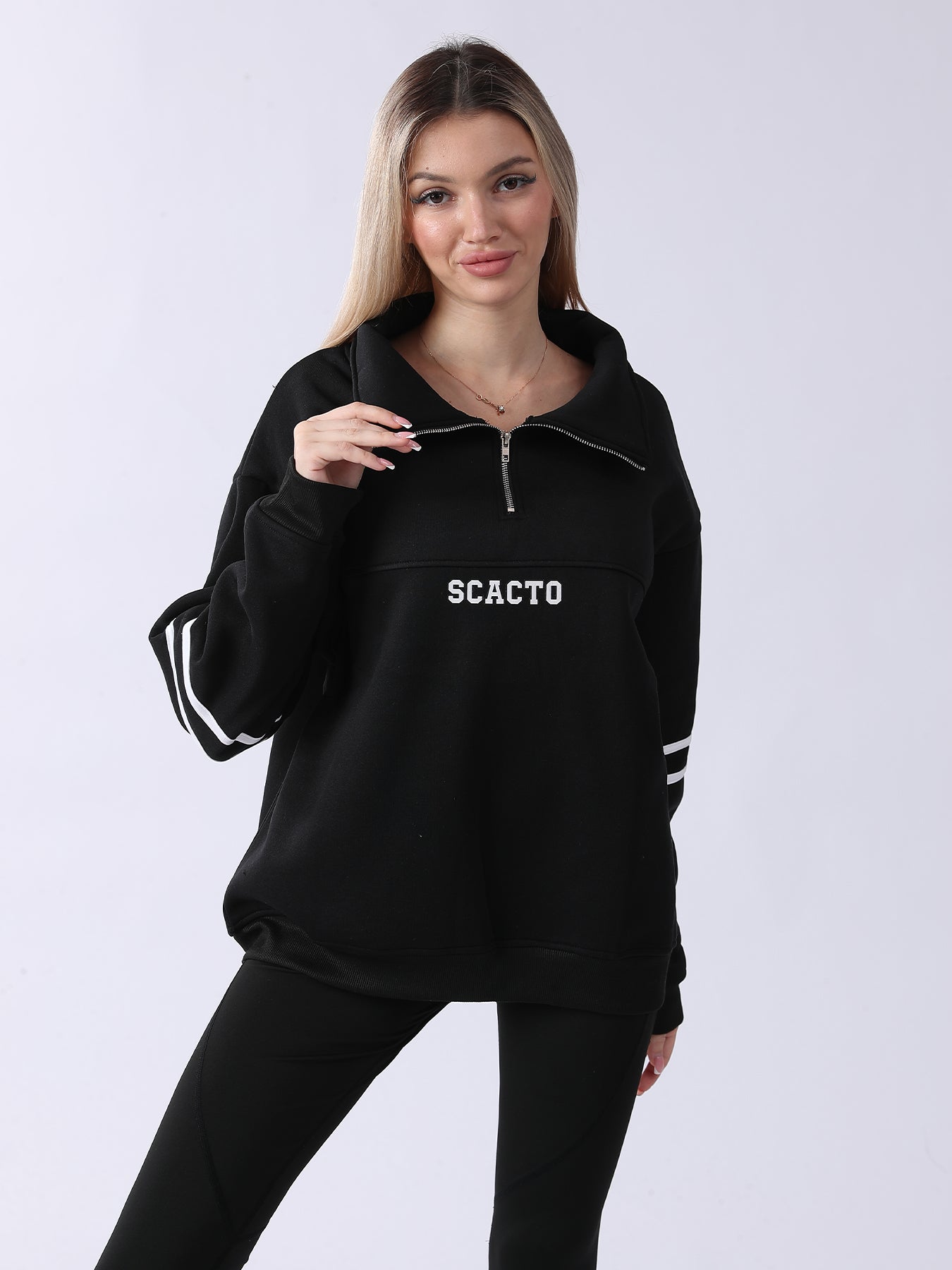 Cozy Women's Long-Sleeve Sweatshirt for Daily Comfort