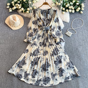 Printed Crew-neck Dress, Autumnwinter Style with a Cinched Waist, Figure-flattering Wide Pleated Skirt
