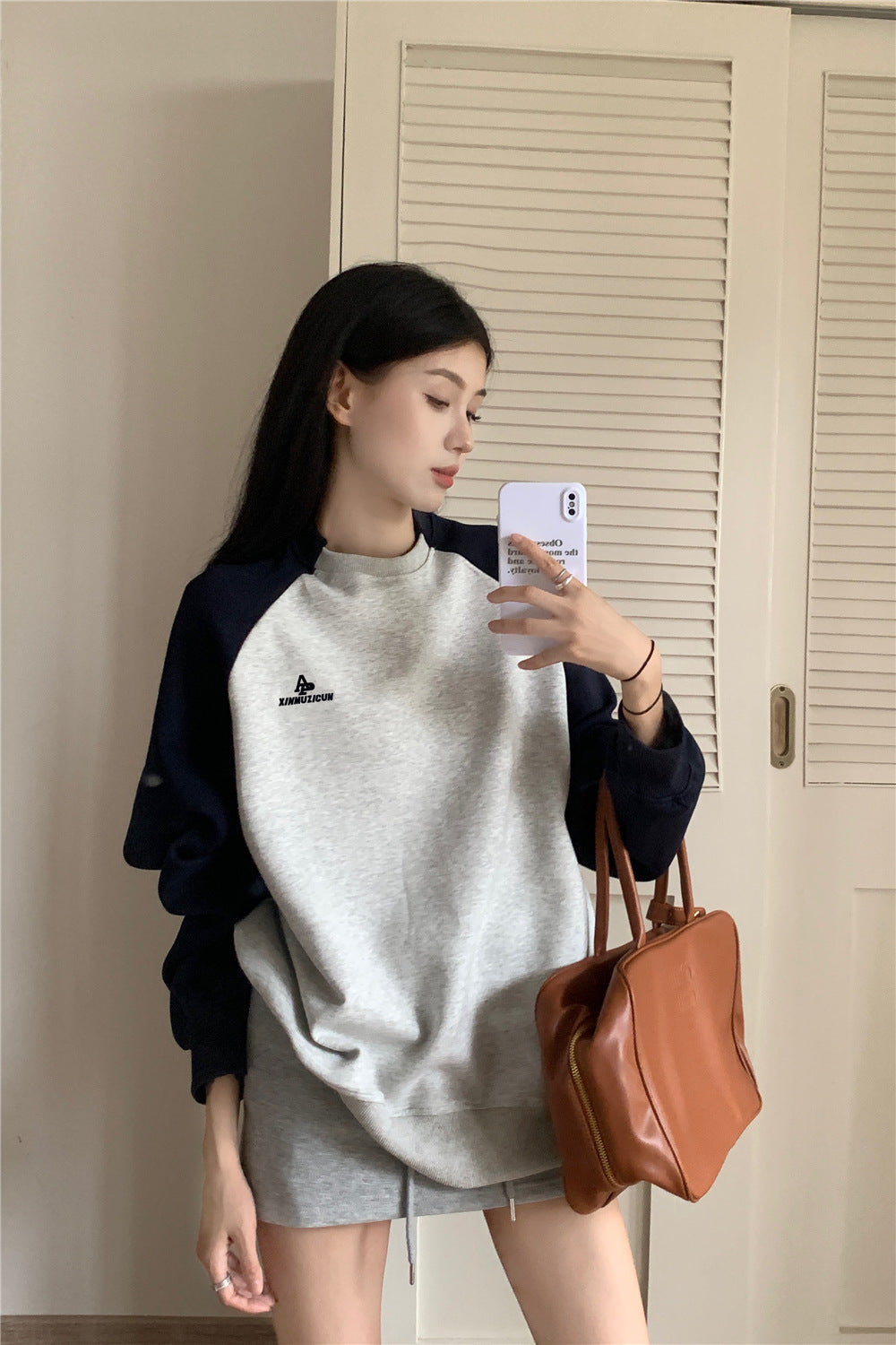 Contrast Letter Embroidered Loose Long Sleeve Top