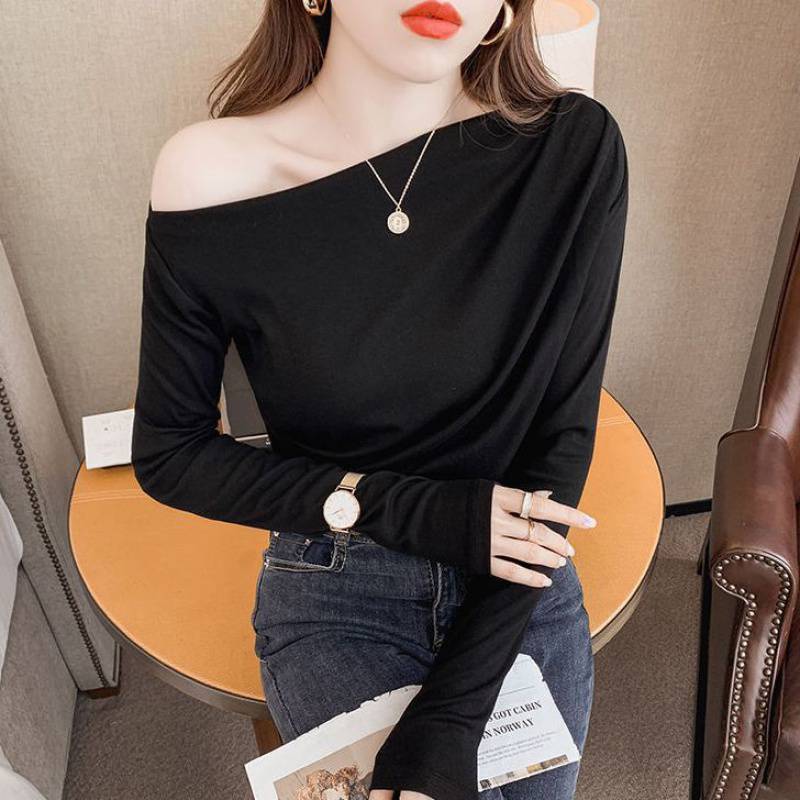 Off-Shoulder Pleated Slimming Top for Chic Commuting