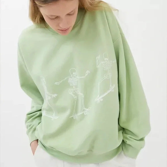 Women's Skull Skateboard Graphic Loose Long Sleeve Sweatshirt