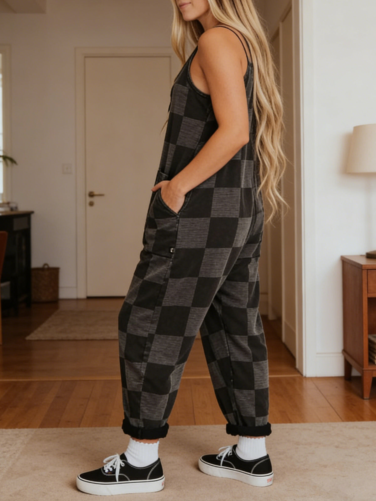 New Women's Plaid Print Jumpsuit With Large Pockets, Halter Neck, Open Back, Loose Fit. Machine Washable And Suitable For Everyday Wear.