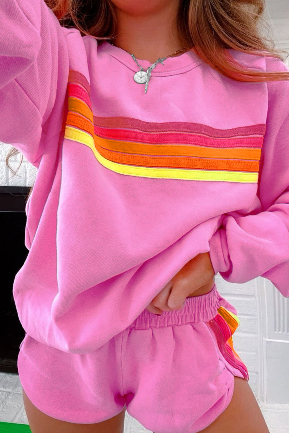 Bonbon – Zweiteiliges Freizeitset mit Pullover und Shorts mit Streifen