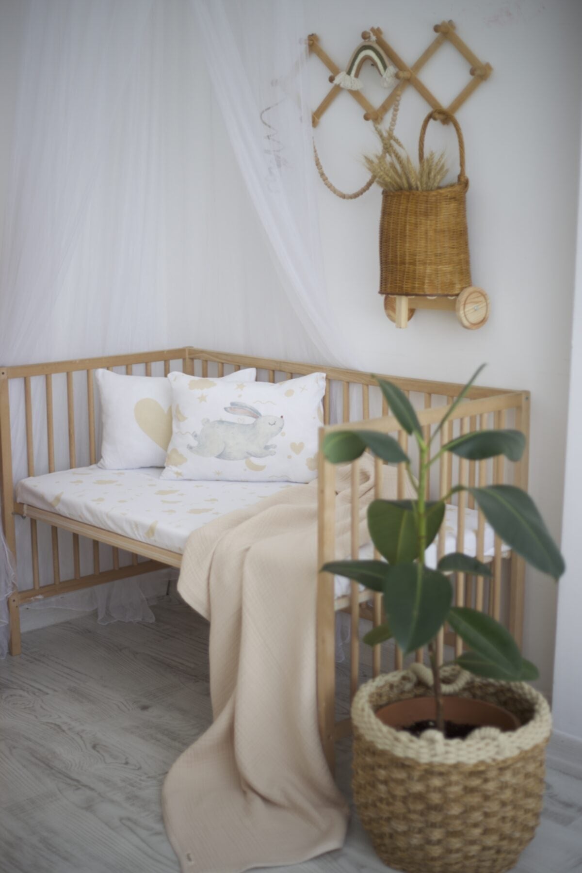 Organic Muslin Picture And Cotton Satin Baby Bedding - Heart And Rabbit Themed