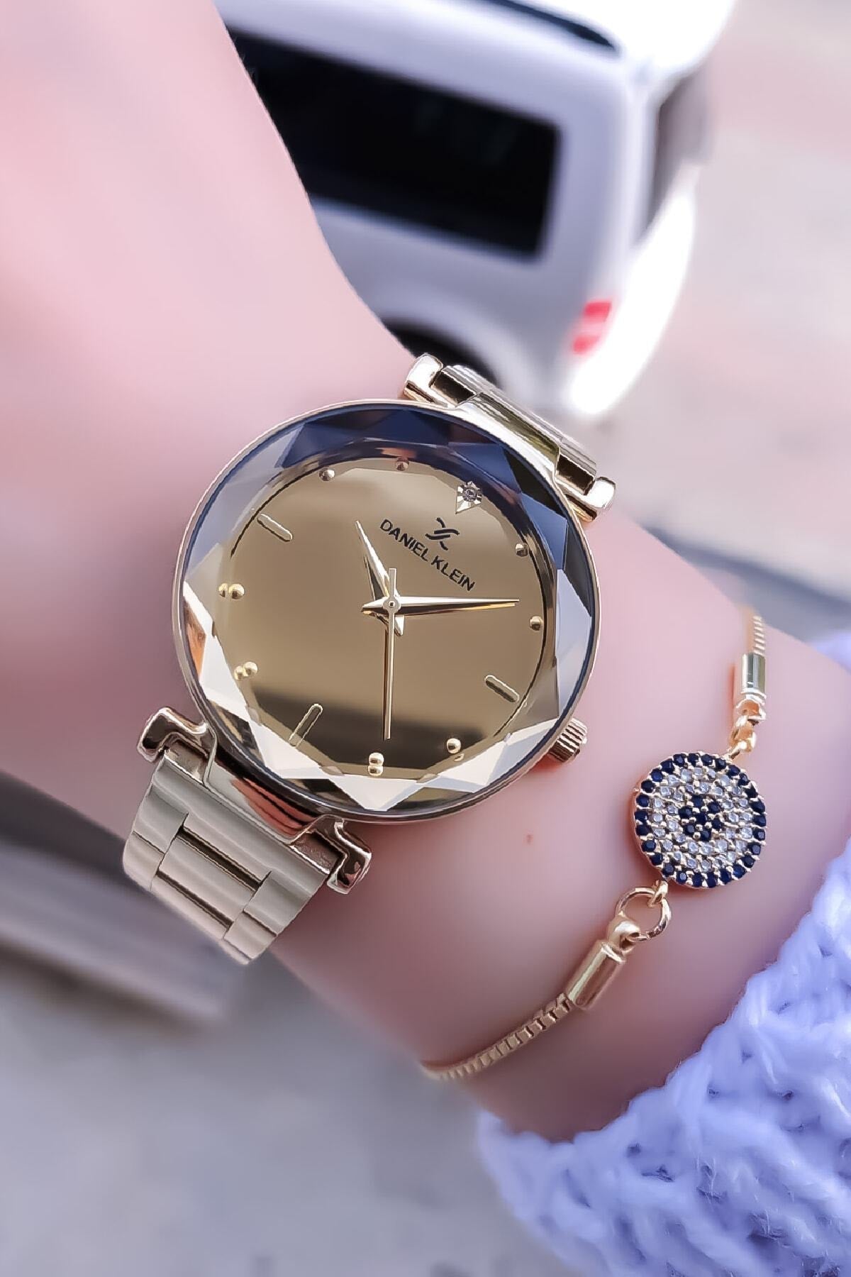 Women's Wristwatch Bracelet Gift Steel Water Resistant 2 Years Warranty.