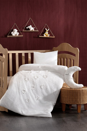 4 Pieces 100% Cotton 3D Floral Pattern And Moon Pillow White Baby Duvet Cover Set