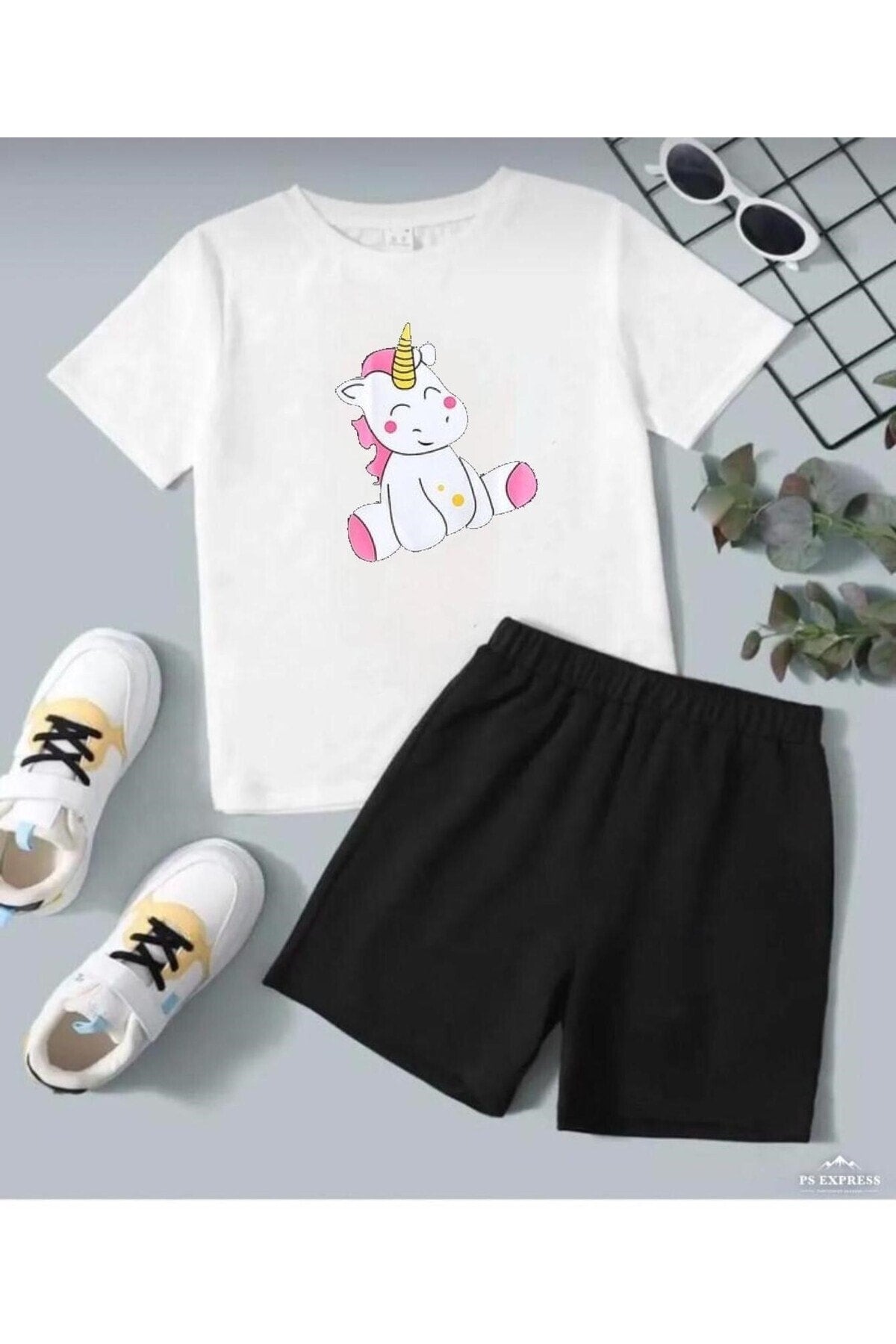 Sitting Unicorn Printed Girl'S Shorts Set