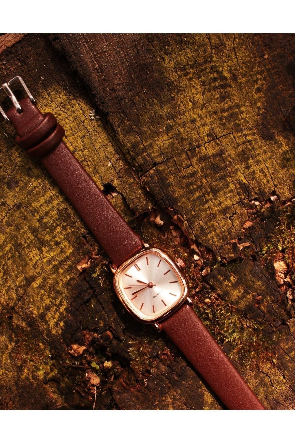 Retro Minimal Women's Wristwatch With Brown Leather Band - Swordslife
