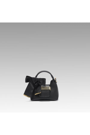 Schwarze Micro-Tasche mit hängendem Accessoire-Detail