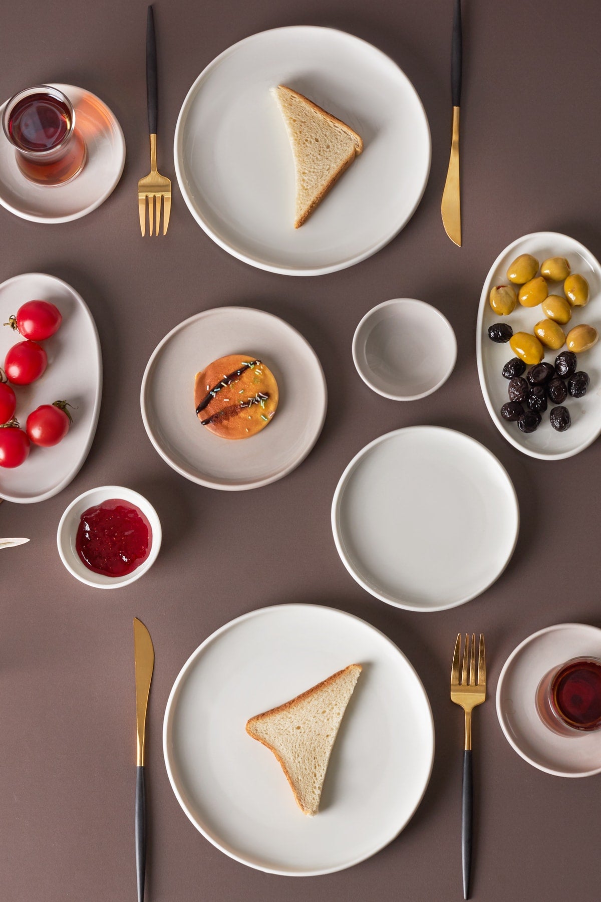 Cordelia Gray 26 Piece Porcelain Breakfast Serving Set For 6 Persons