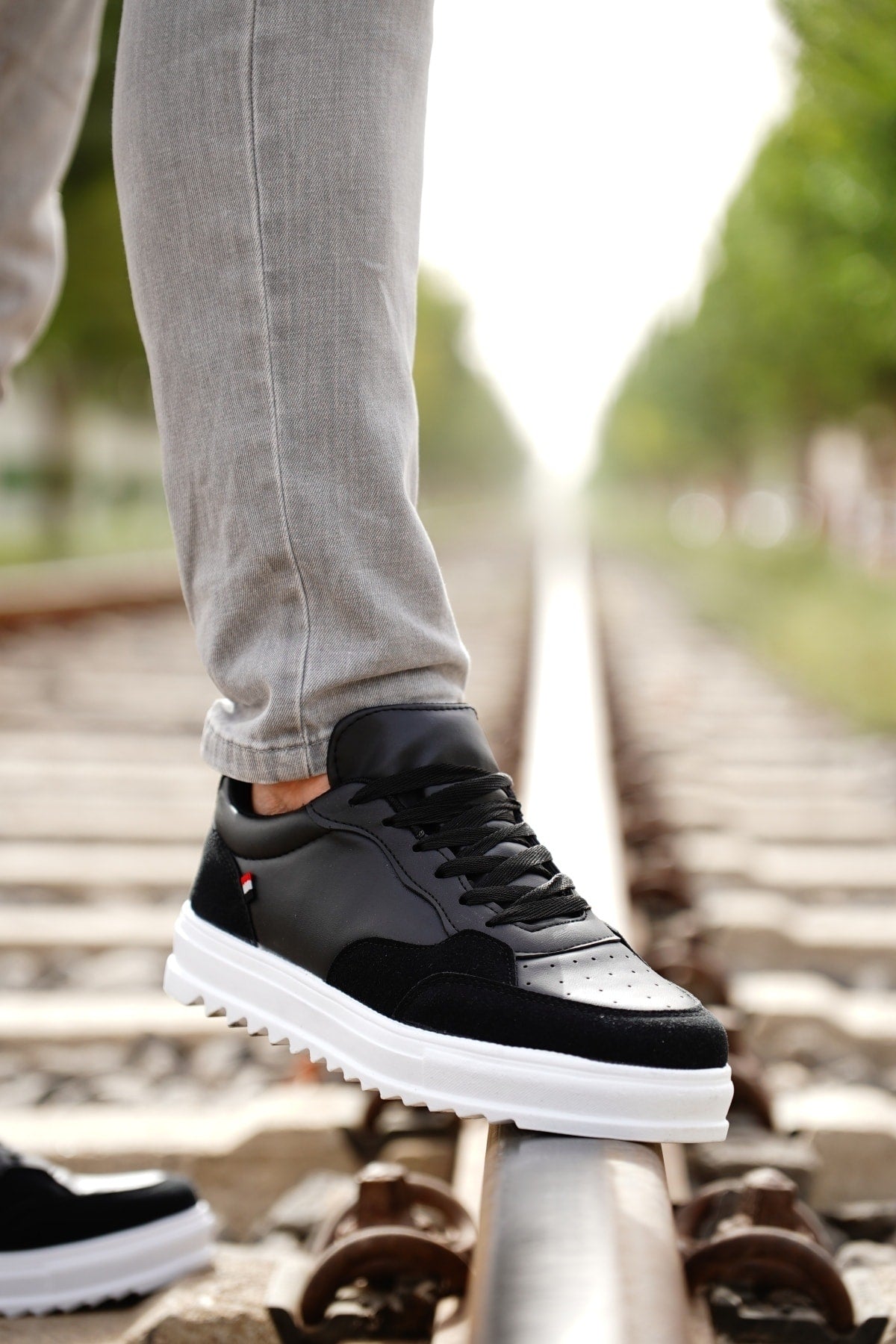Men's Black Lace-Up Casual Sneakers Wsb0280