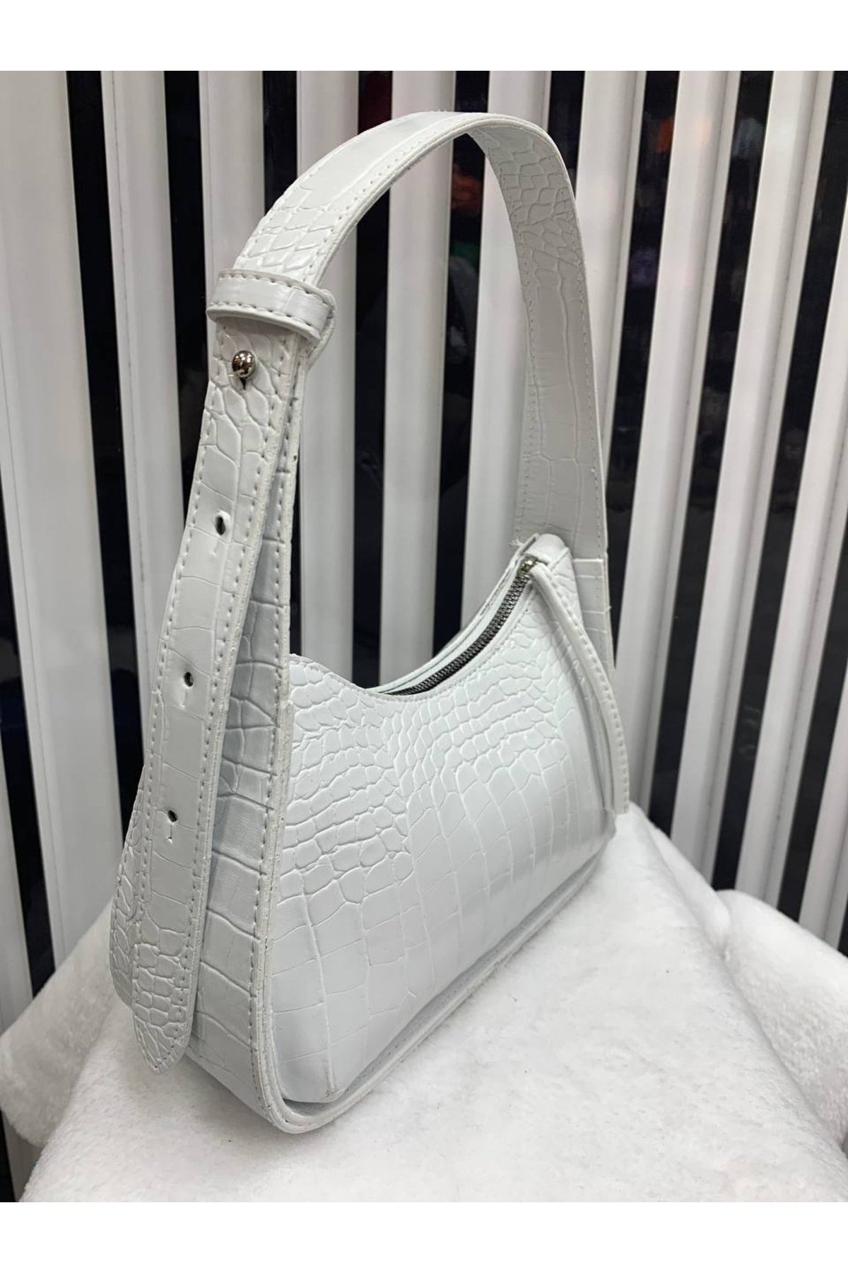 Weiße Damen-Baguette-Tasche aus Krokodil