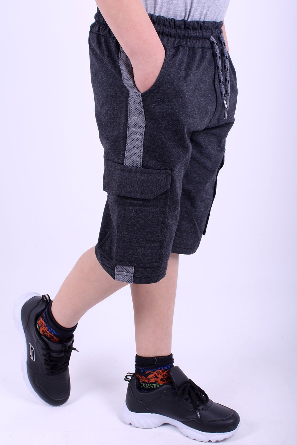 Boy'S Side Stripe Capri With Cargo Pocket