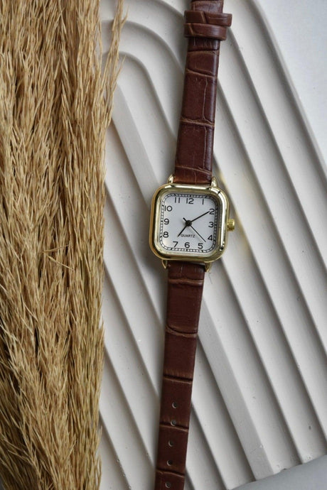 Women's Oval Brown Leather Band Minimal Vintage New Season Gold Wristwatch - Swordslife