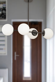 Lema 4-teiliger schwarzer moderner Kronleuchter für Esstisch, Schlafzimmer, Wohnzimmer