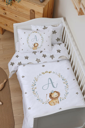 Bio-Baby-Bettwäscheset (100 x 150) – Buchstabenserie – Löwe – Buchstabe A