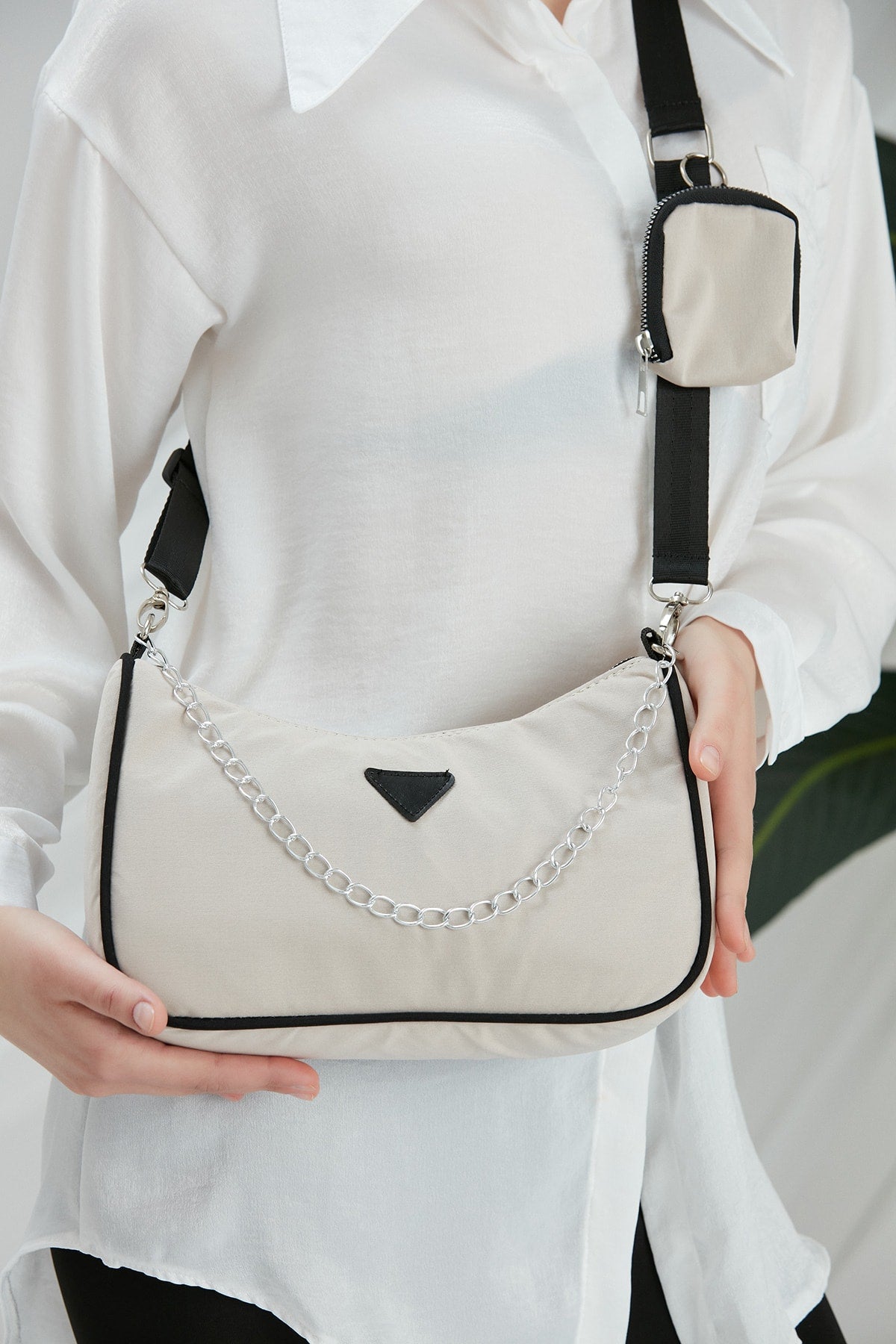 Cream Women'S Cross Shoulder Bag With U6 Chain Strap Detailed And Adjustable Strap Wallet B:12 E:27 G:1