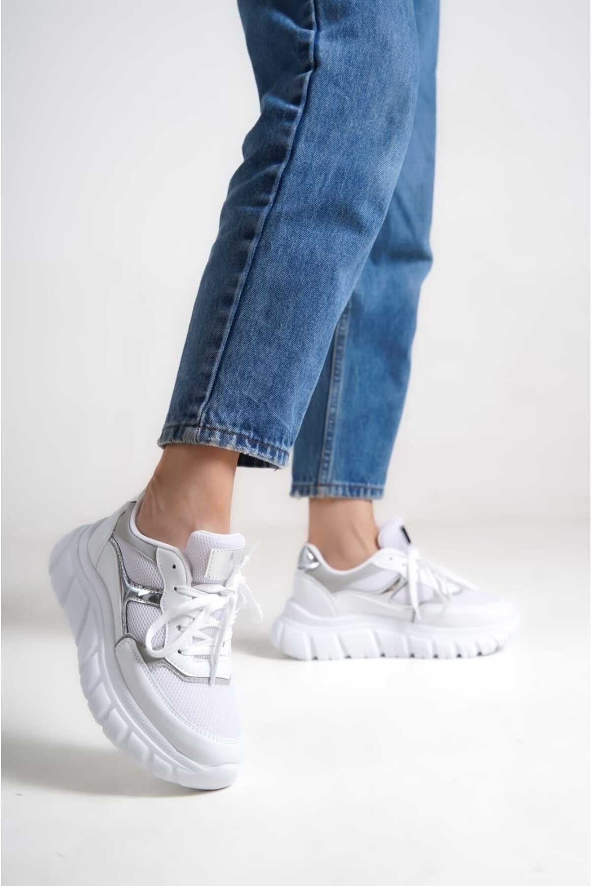 Women's Lace-Up Mesh Casual Sneaker Sneakers RM0474