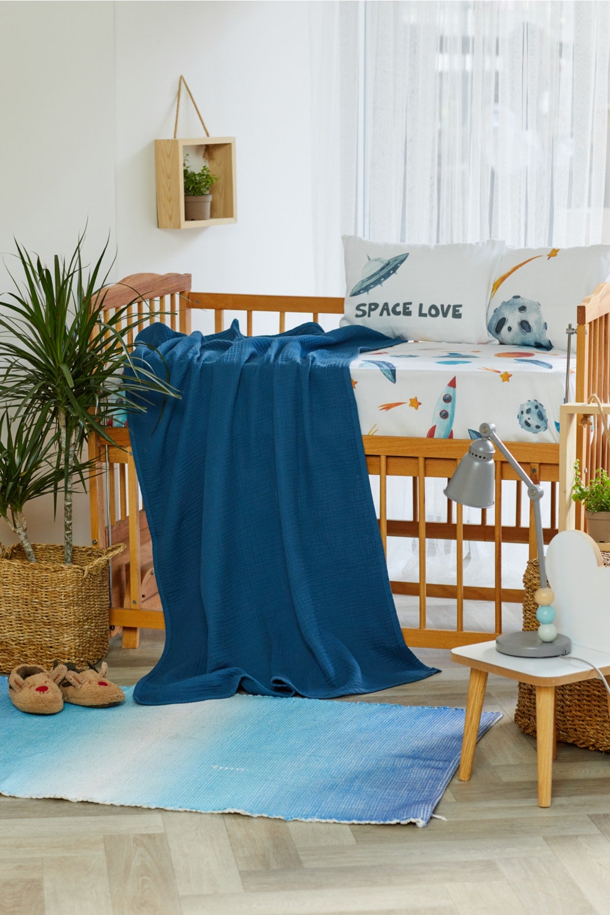 Organic Muslin Picture And Cotton Satin Baby Bedding - Space Ship And Star Themed
