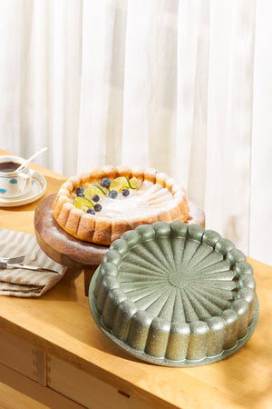 Daisy Cake Mold Green