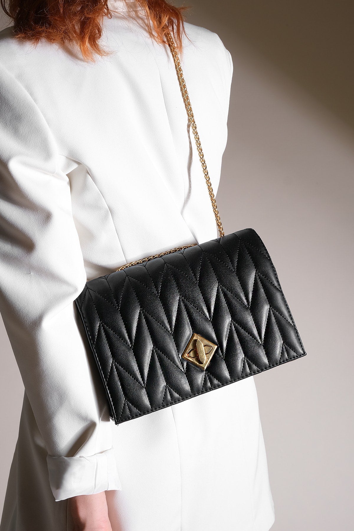 Women's Gold Color Chain Shoulder Bag Delbin Black