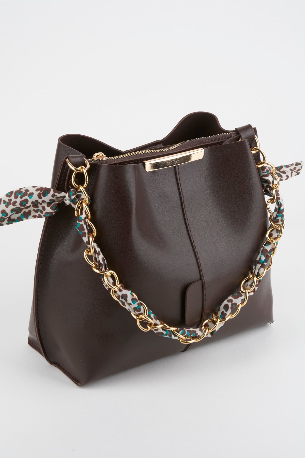 Bitterbraune Damen-Hand-, Arm- und Schultertasche aus weichem Leder mit 3 Fächern und Schalkette