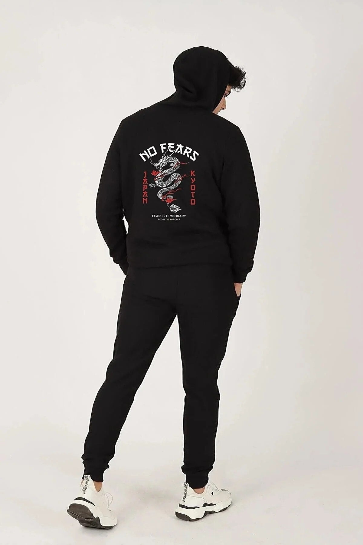 Trainingsanzug-Set mit schwarzem Drachen-Print