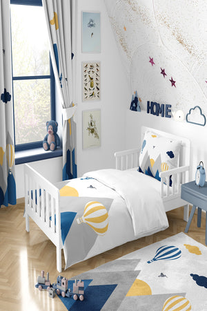 Bettbezug-Set mit blauem Bird Valley Mountain-Muster