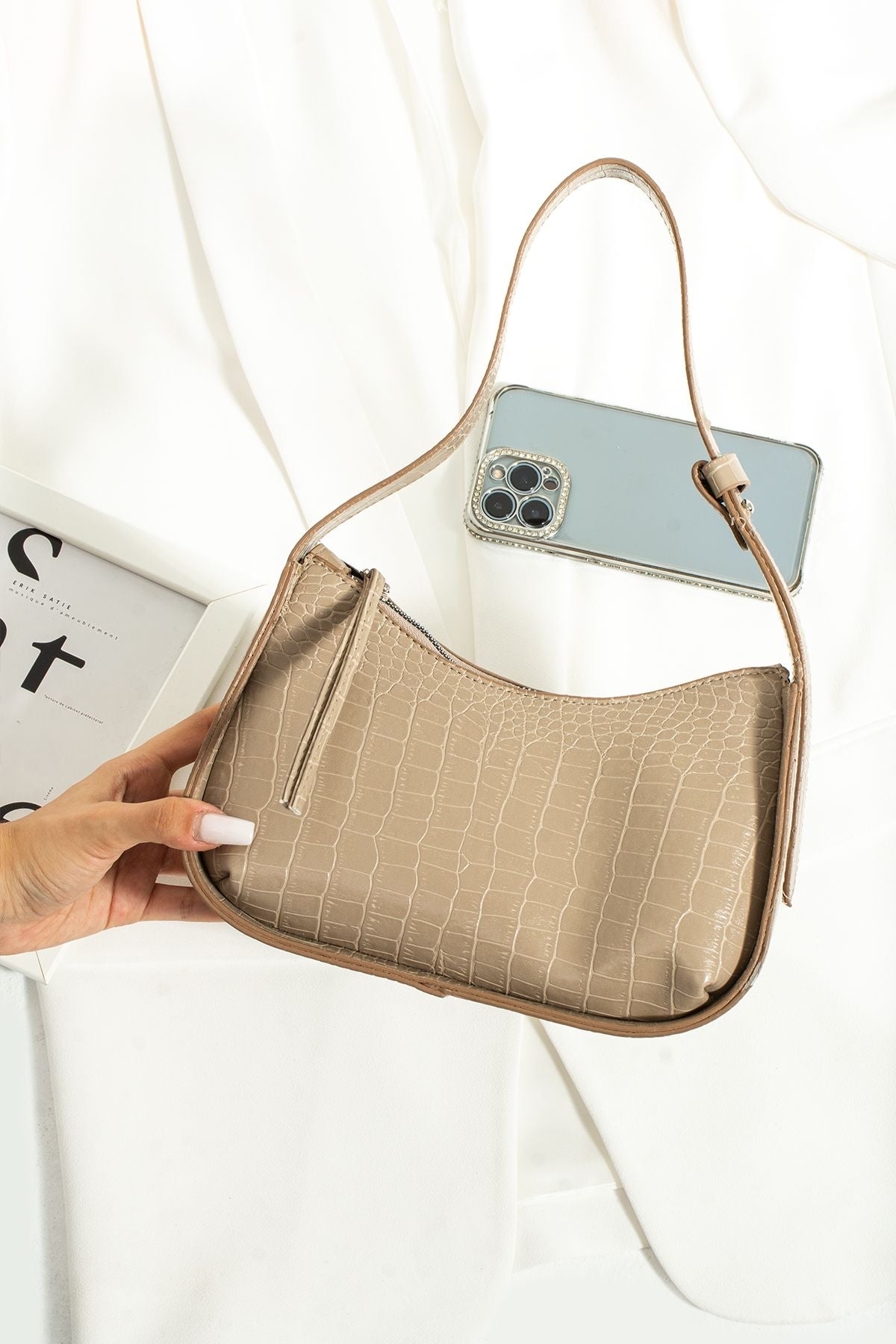 Women'S Crocodile Baguette Bag
