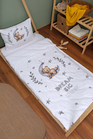 Bio-Montessori-Bettbezug-Set – Für die Baby-Serie – Bär schläft im grauen Mond