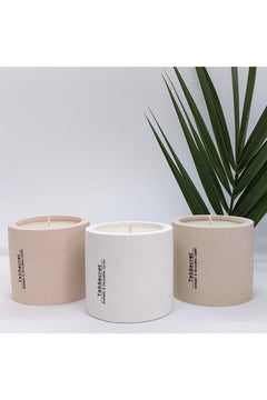Set of 3 vanilla mocha scented candles, 8cm diameter