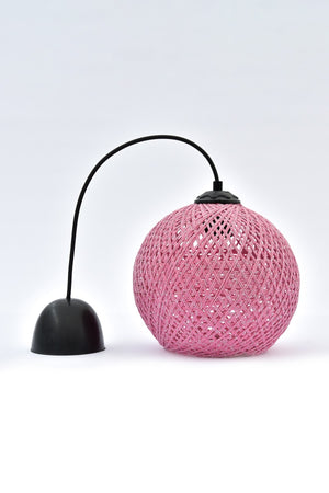 Balle Pink Pendelleuchte Kugelleuchter Schwarzes Kabel