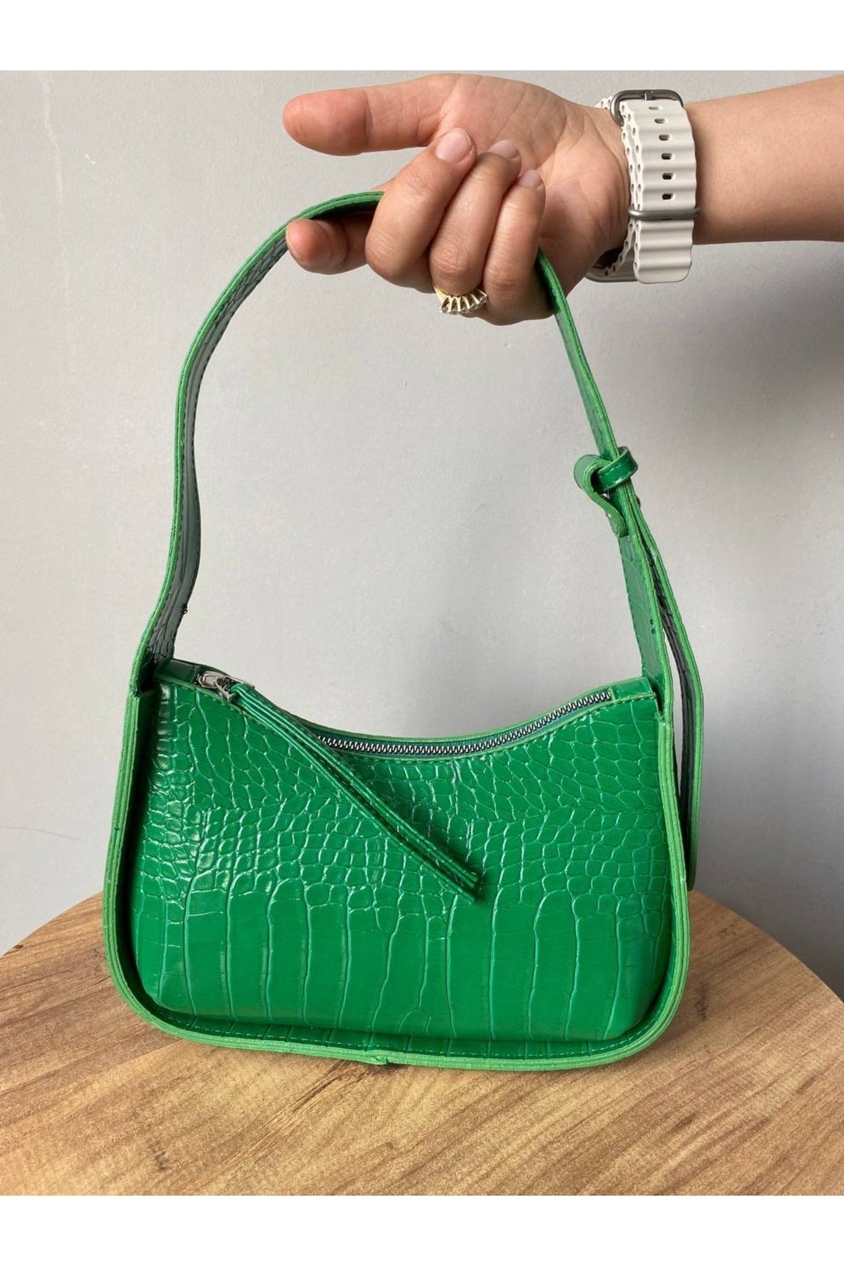 Grasgrüne Damen-Baguette-Tasche aus Krokodil