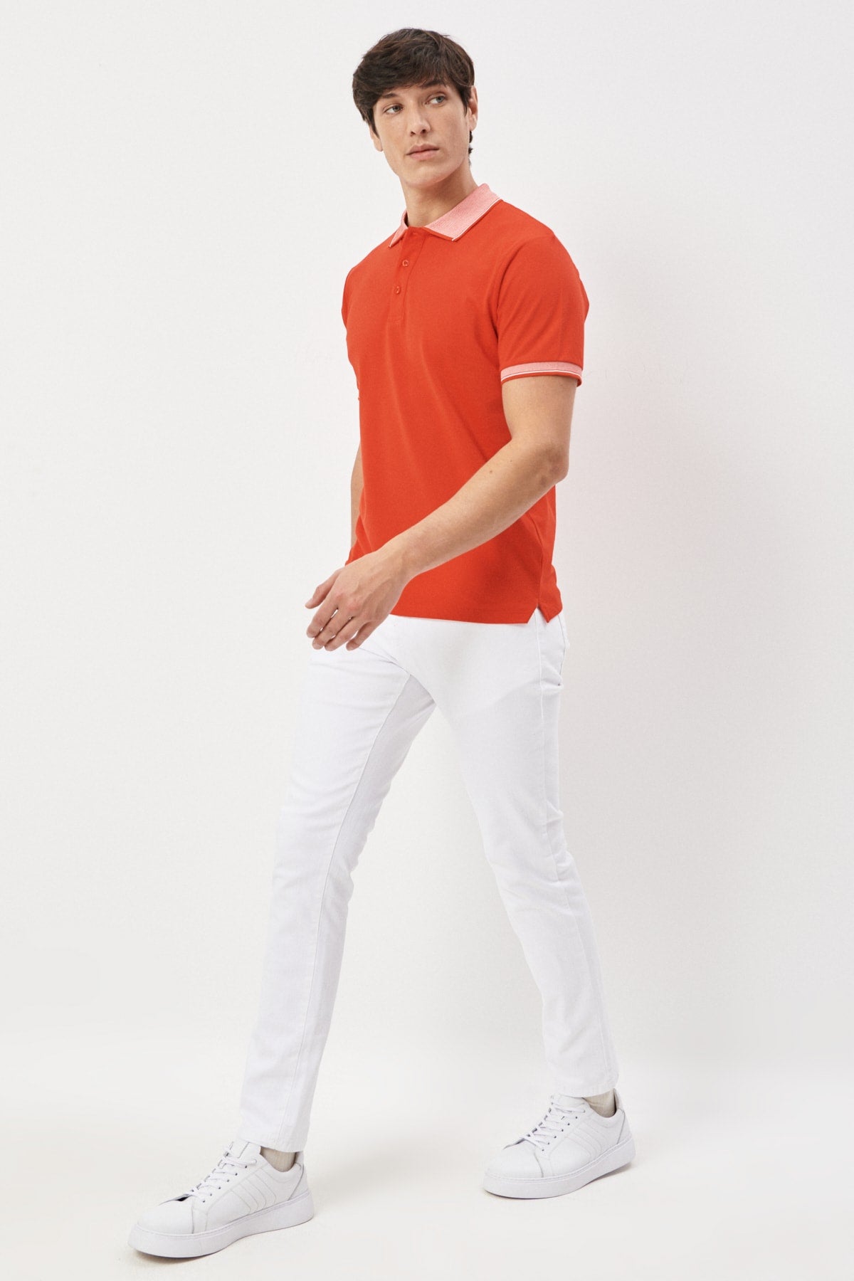  Мужская безусадочная хлопчатобумажная ткань Slim Fit Slim Fit Pomegranate Polo Neck T-Shirt