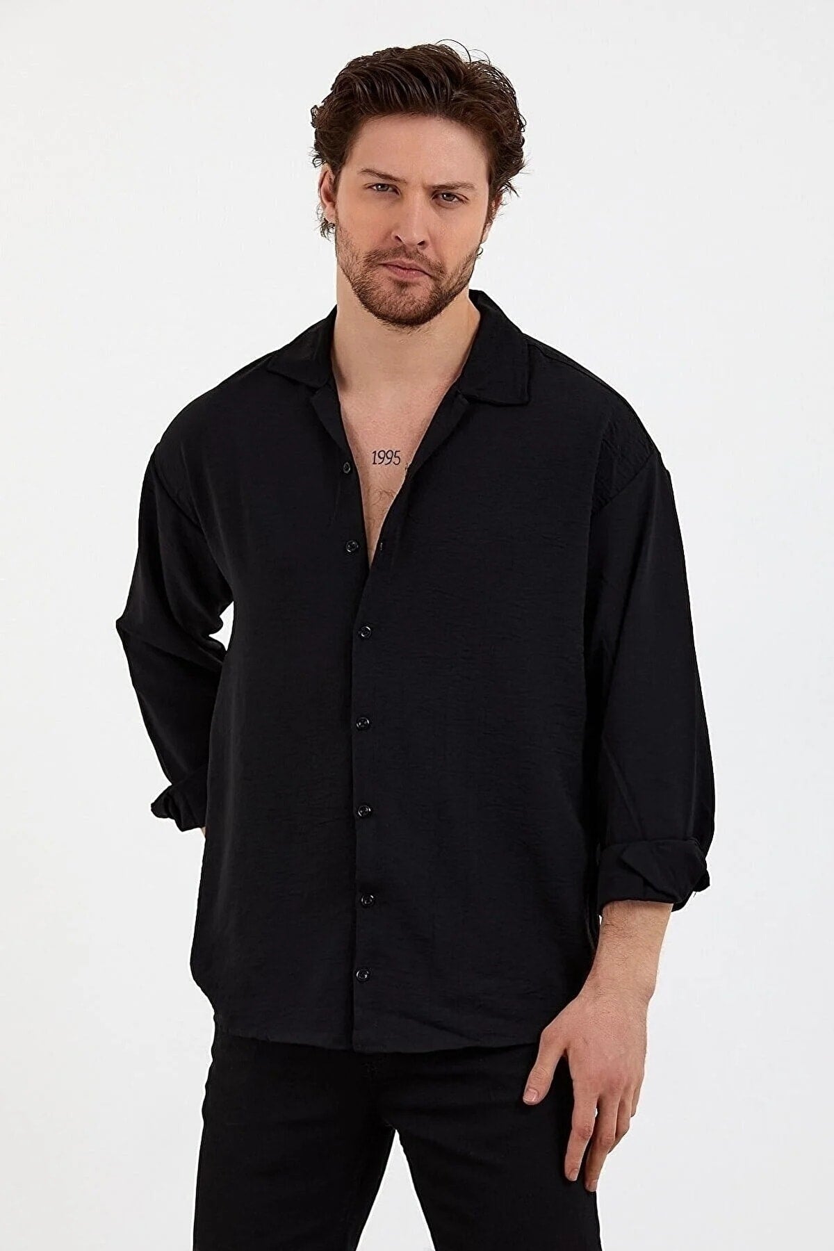  Мужская черная льняная свободная рубашка с одним карманом