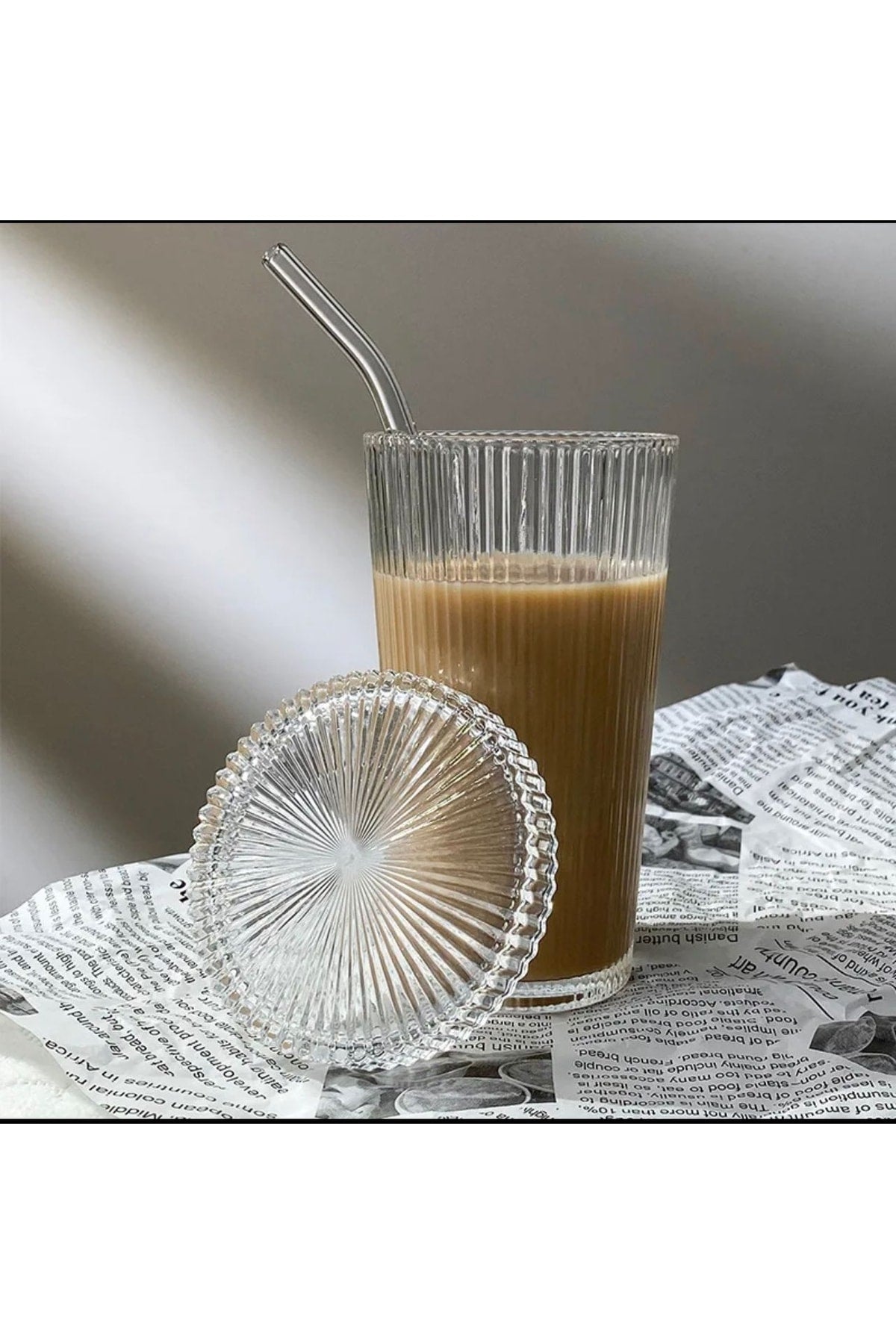 2 Pieces 400 ml Heat Resistant Origami Pattern Glass with Lid and Straw Milkshake and Soft Drink Glass