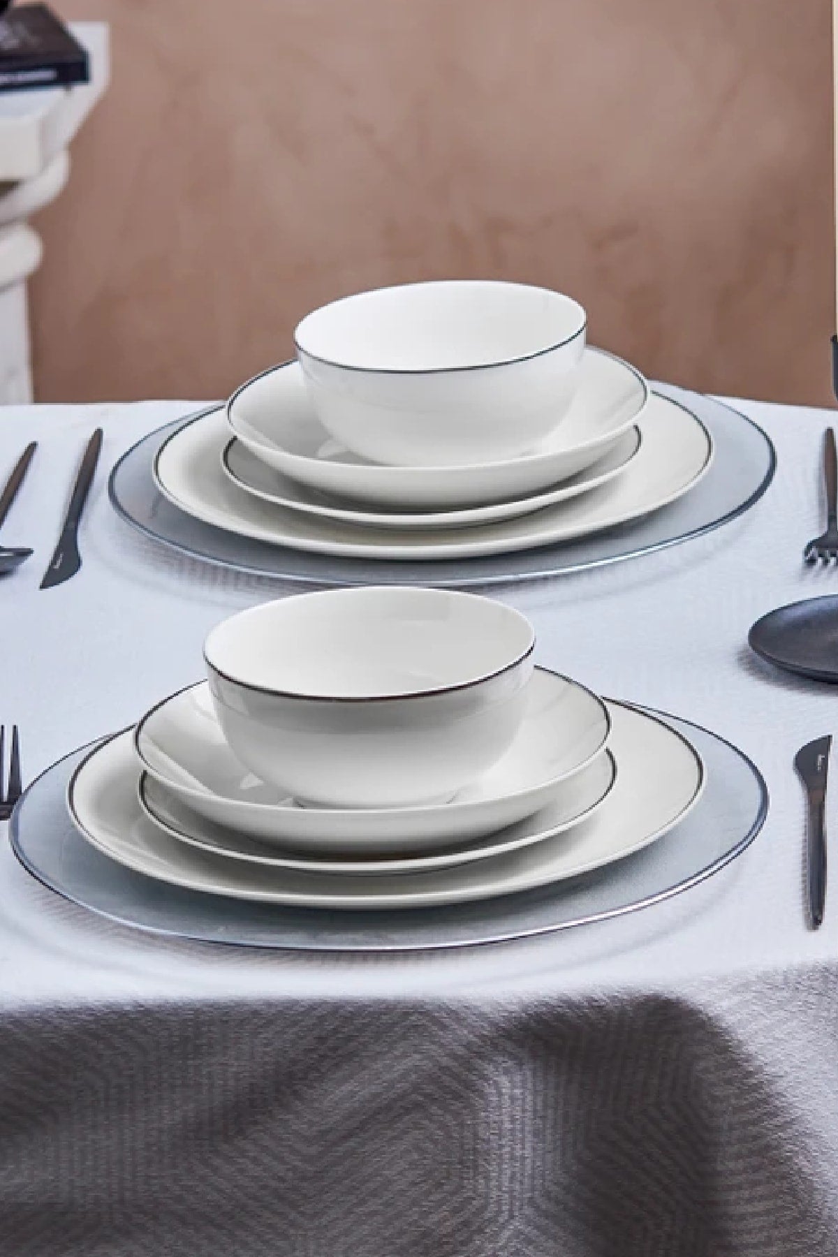 Leon Platinum 24 Pieces 6 Person Porcelain Dinnerware