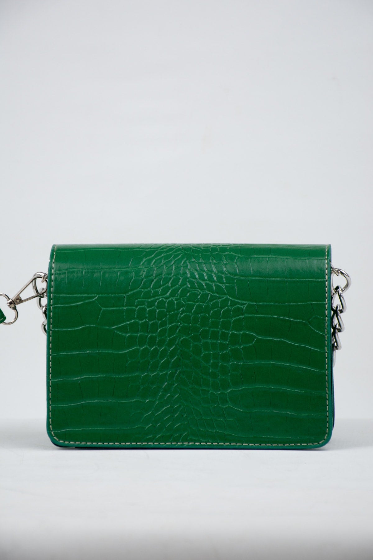 Grüne Clutch Baguette mit Kettenriemen für Damen mit Krokodilmuster