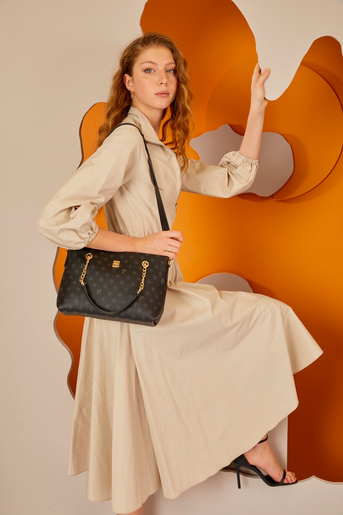 Schwarze Monogramm Damen-Umhängetasche 05Po22Y1561