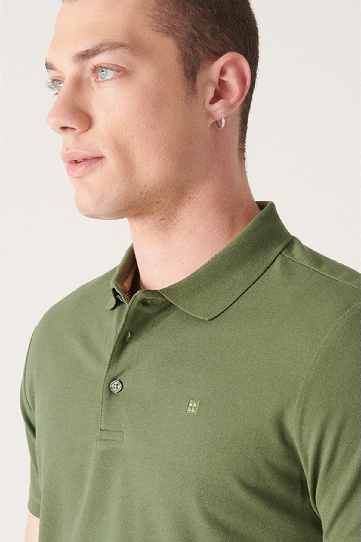  Мужская дышащая футболка цвета хаки из 100 % хлопка стандартного кроя с воротником-поло стандартного кроя E001004
