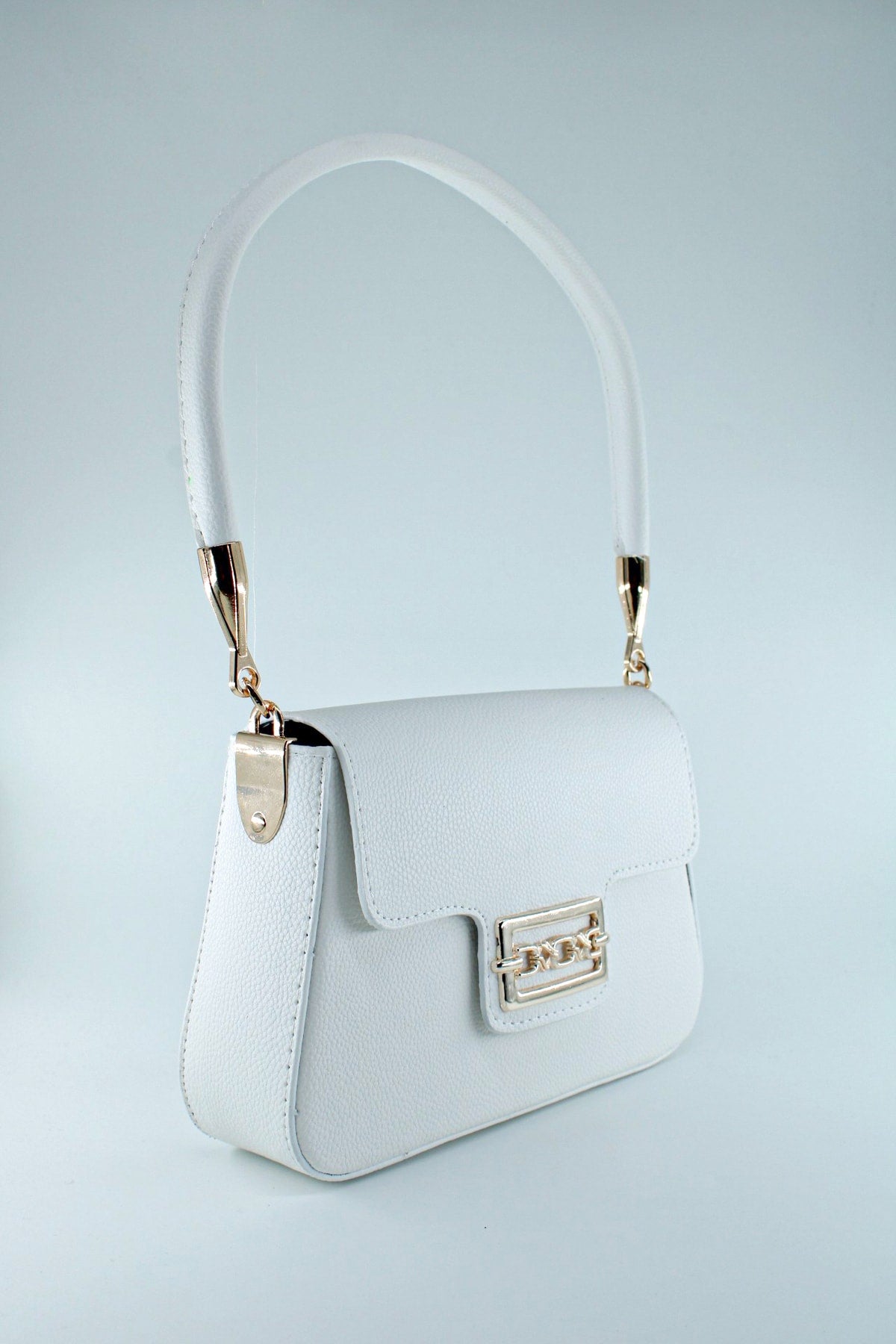 Women's White Textured Magnet Clamshell Lined Hand And Sleeve Bag