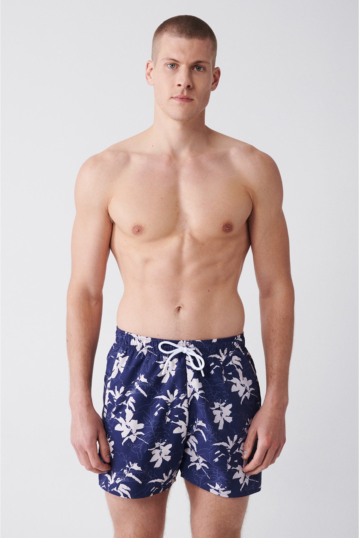 Men'S White-Navy Blue Quick Dry Printed Standard Size Swimwear Marine Shorts E003802