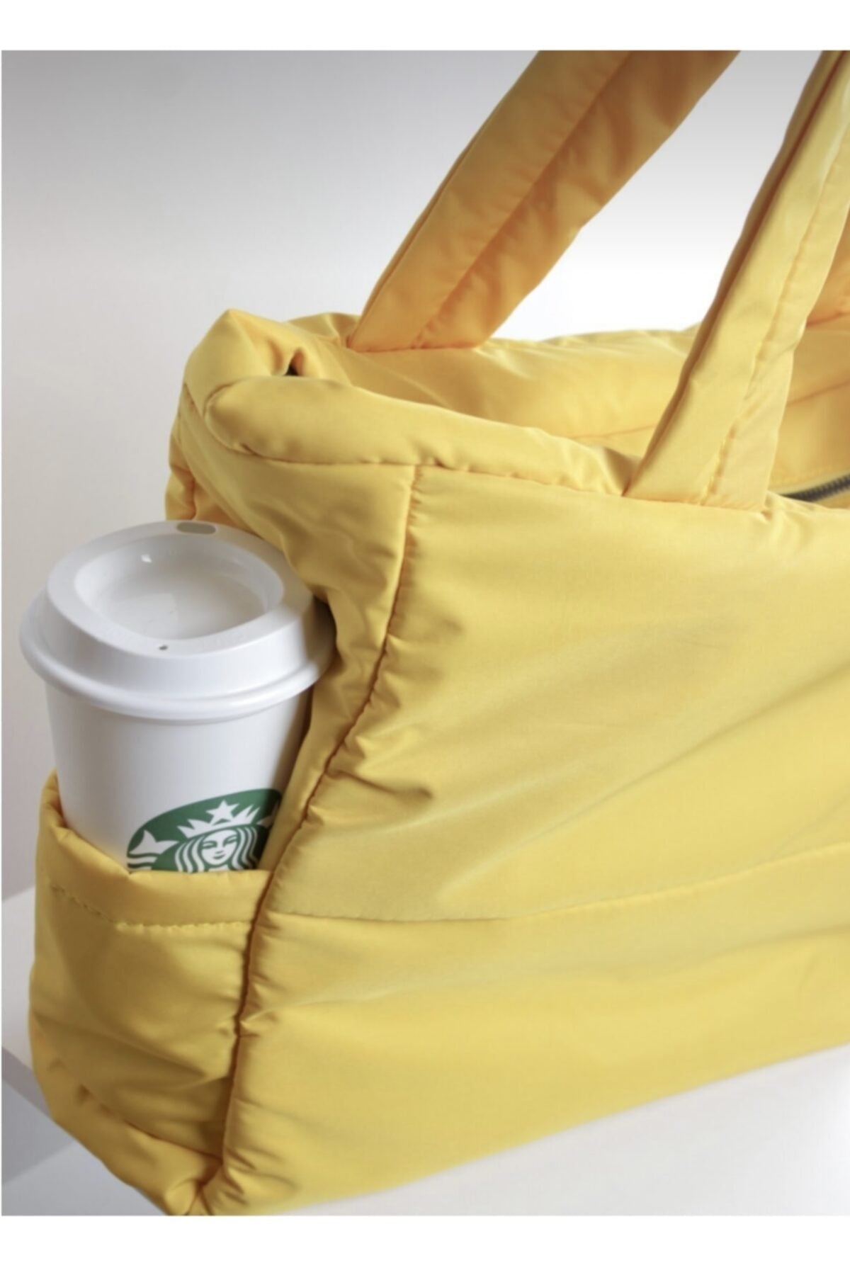 Shopper-Umhängetasche aus geprägtem Puffstoff für Damen