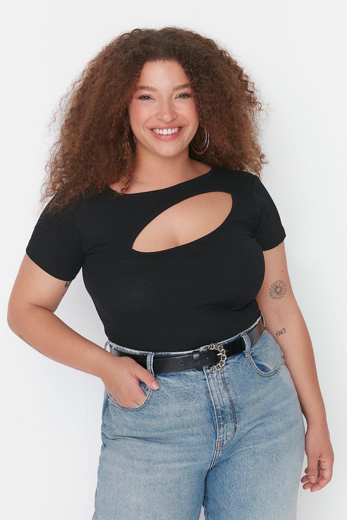 Black Crop Roving Knitted Cut Out Detailed Blouse TBBSS22AF00020 - Swordslife