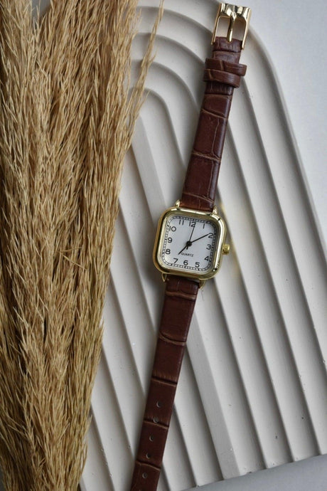 Women's Oval Brown Leather Band Minimal Vintage New Season Gold Wristwatch - Swordslife