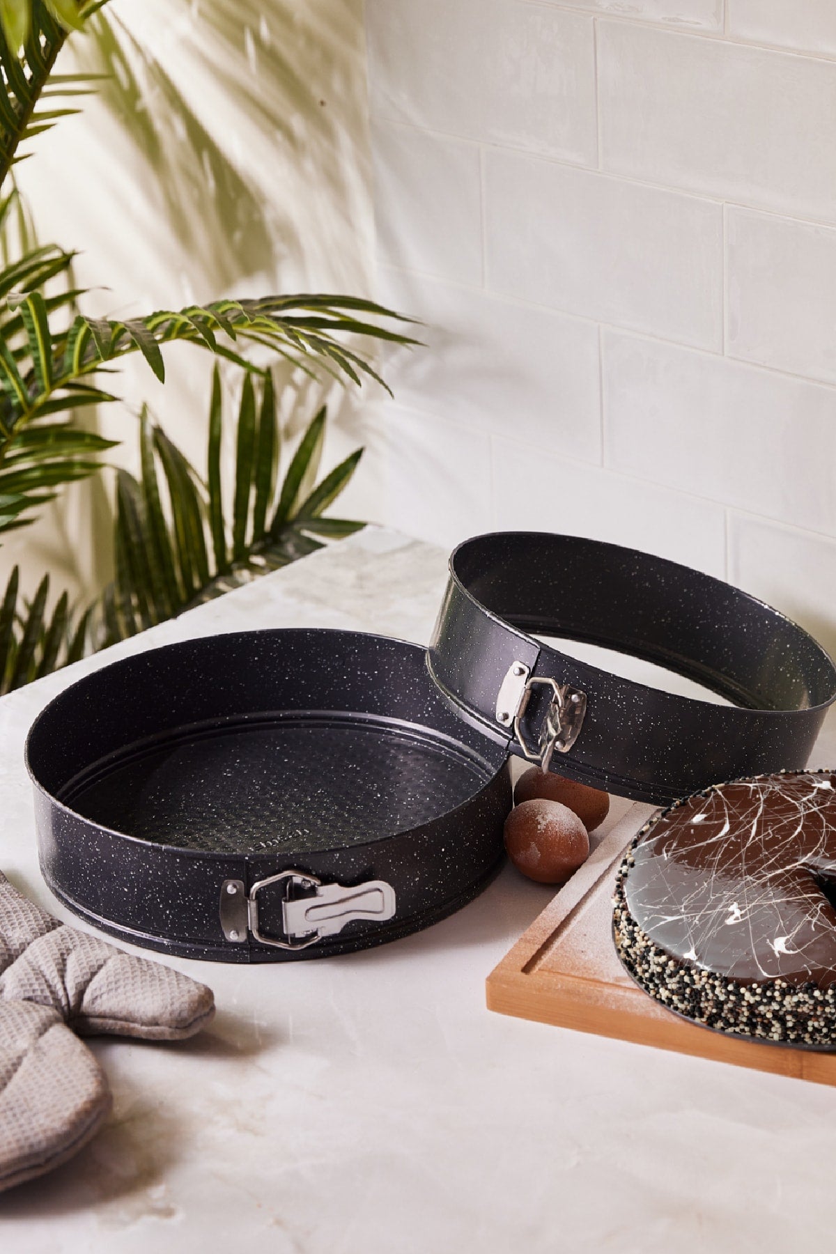 Circle Set Of 2 Clamped Cake Molds