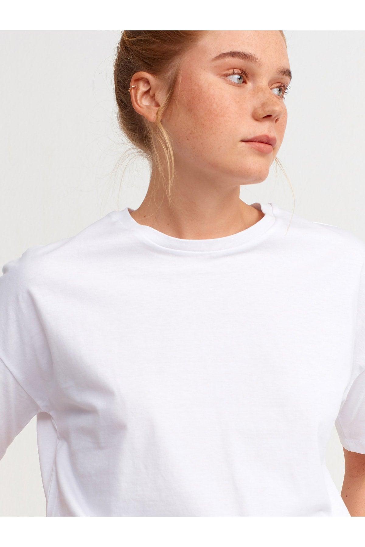 Women's White Basic T-shirt 3683 - Swordslife