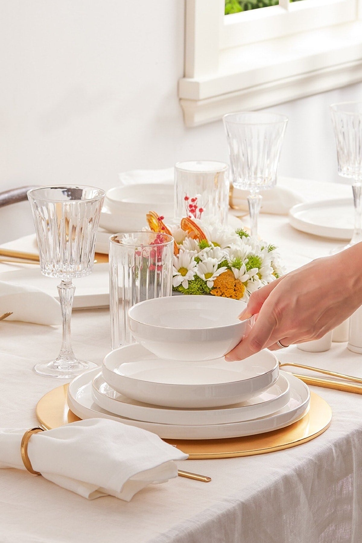 Streamline New Saturn Gold 59 Pieces New Bone Dinnerware Set for 12 Persons